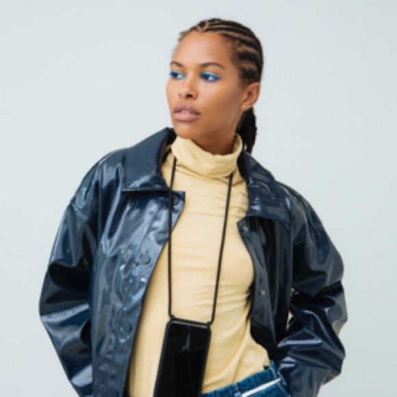 NEW! XouXou iPhone X/XS black case with cord - Picture 5 of 5